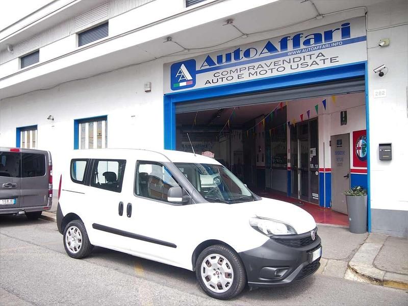Bianco Usata 2019 Fiat Doblò Monovolume | 11.900 € (Buon prezzo) - Immagine 1/4