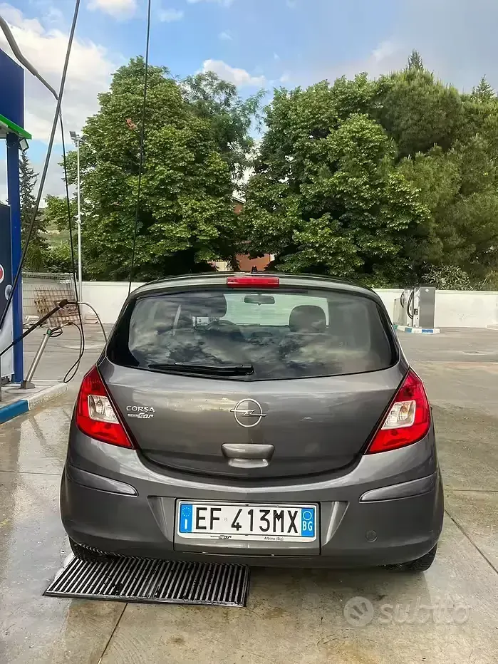 Usata Opel Corsa 85 CV (62 kW) 2011 Grigio Utilitaria