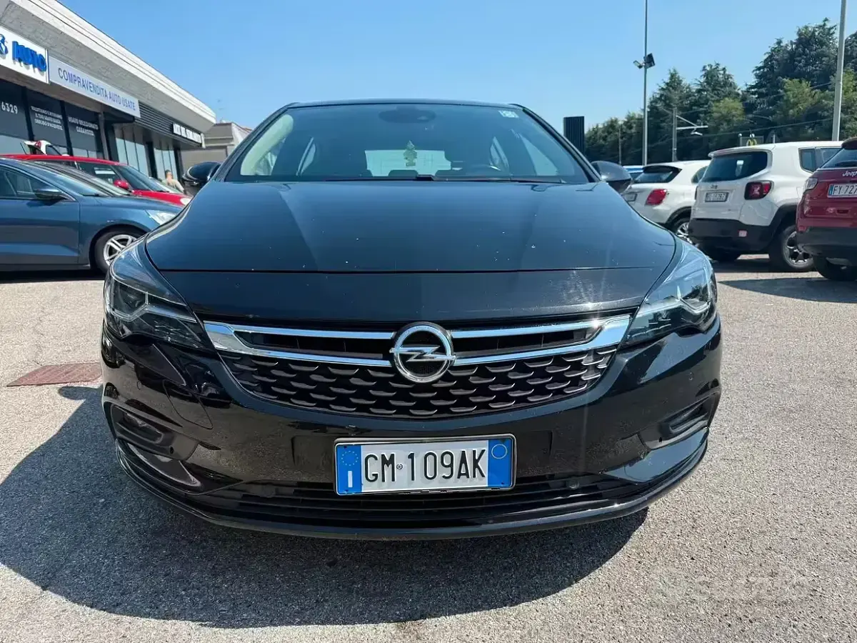 Usata Opel Astra Innovation 136 CV (100 kW) 2016 Nero Berlina