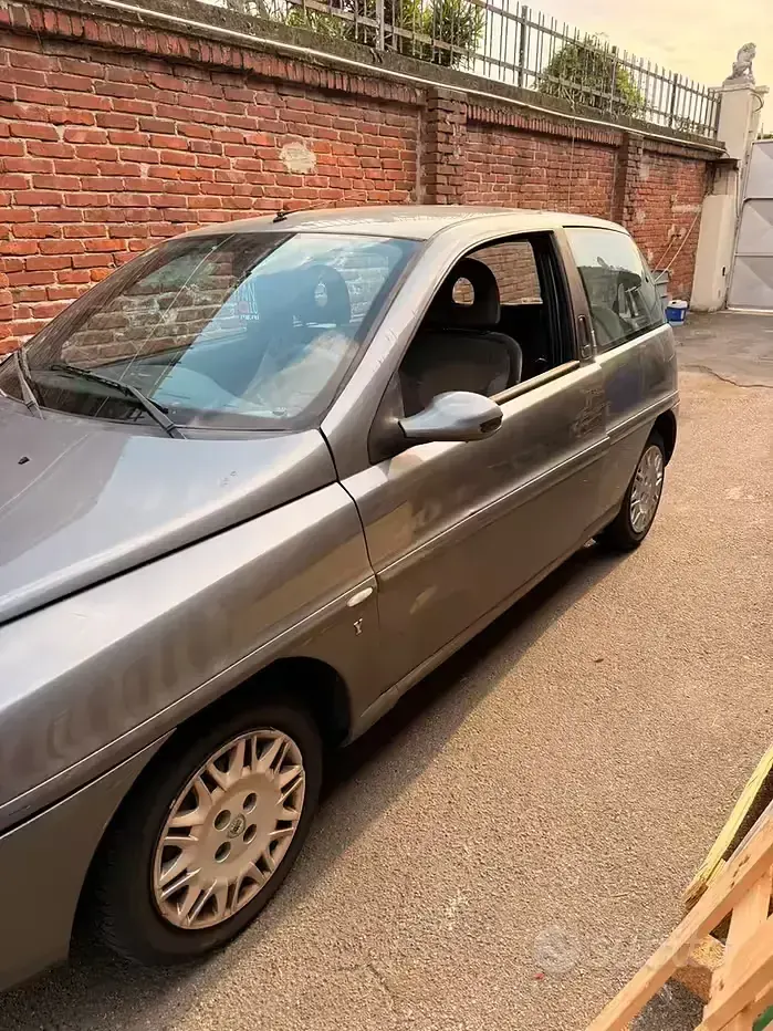 Usata Lancia Ypsilon 60 CV (44 kW) 2003 Utilitaria