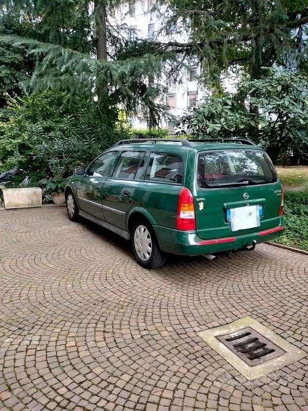 Usata Opel Astra 90 CV (66 kW) 2000 Verde Station wagon