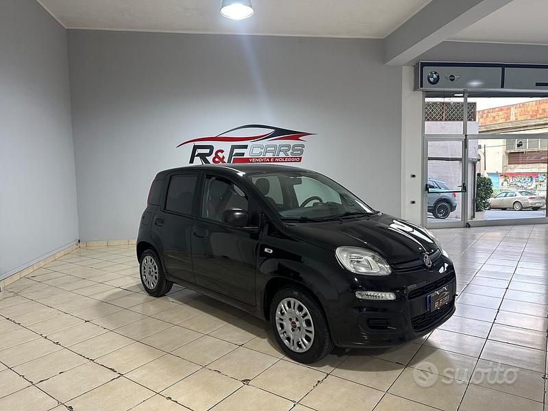 Usata Fiat Panda Lounge 69 CV (50 kW) 2016 Nero Utilitaria