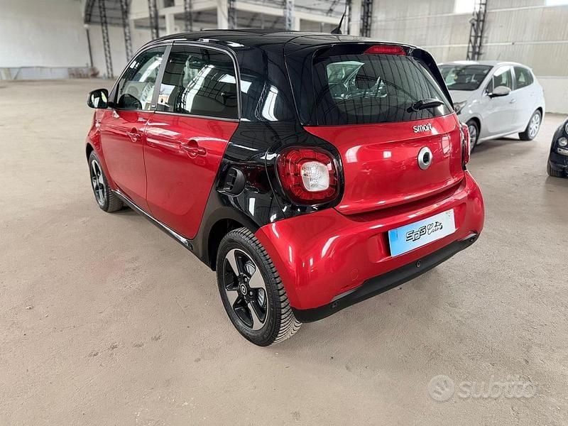 Usata Smart ForFour Passion 89 CV (65 kW) 2017 Rosso Utilitaria