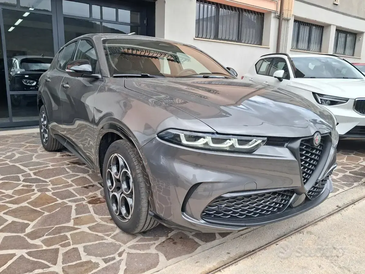 Ny Alfa Romeo Tonale Sprint 131 HK (96 kW) 2026 Grå SUV
