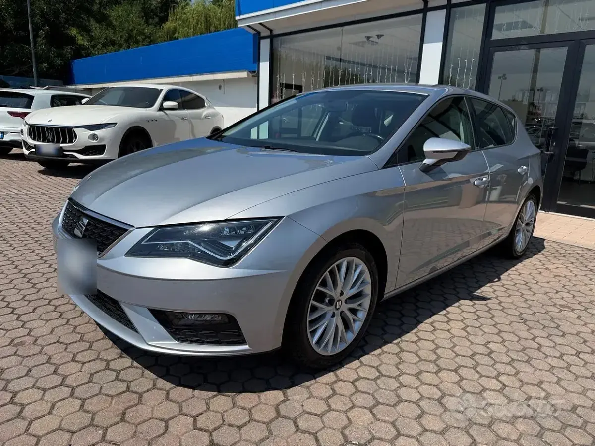 Usata Seat Leon Style 131 CV (96 kW) 2020 Grigio Berlina