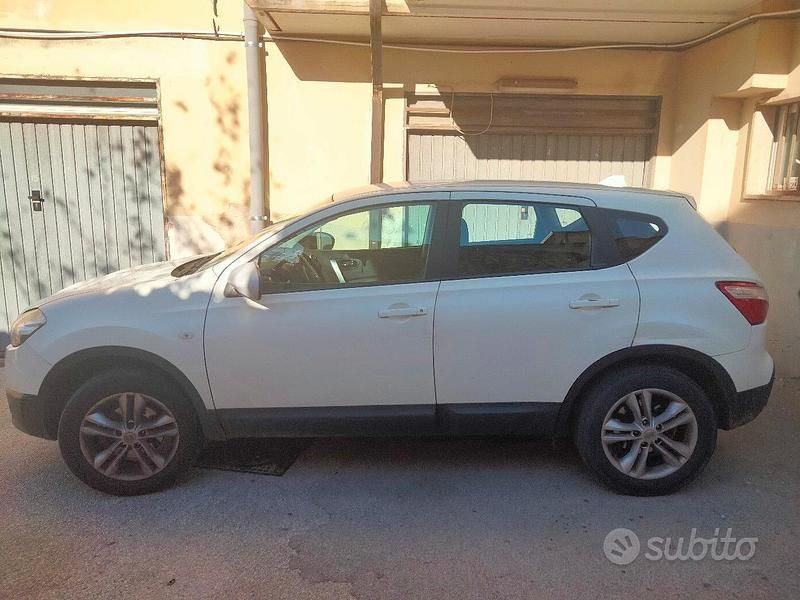 Bianco Usata 2013 Nissan Qashqai SUV | 4500 € (Super prezzo) - Immagine 1/4