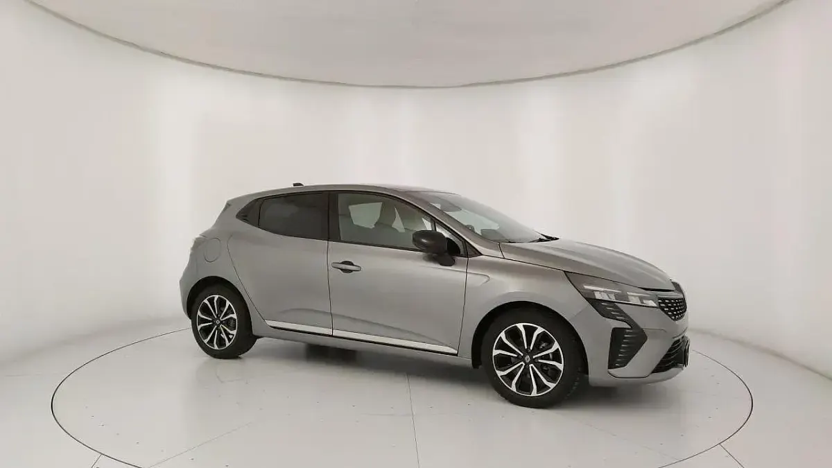 Usata Renault Clio Techno 90 CV (66 kW) 2025 Grigio Utilitaria