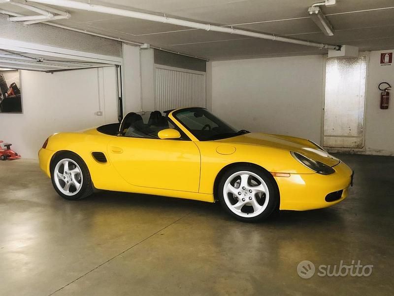 Usata Porsche 986 Boxster 220 CV (161 kW) 2000 Giallo Cabrio