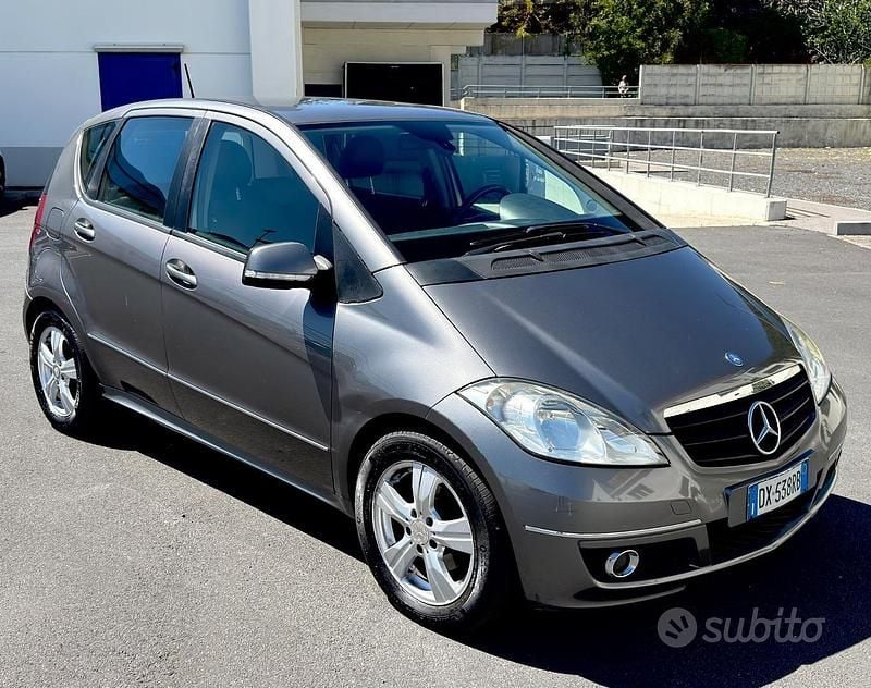 Usata Mercedes A180 Elegance 110 CV (80 kW) 2010 Grigio Monovolume