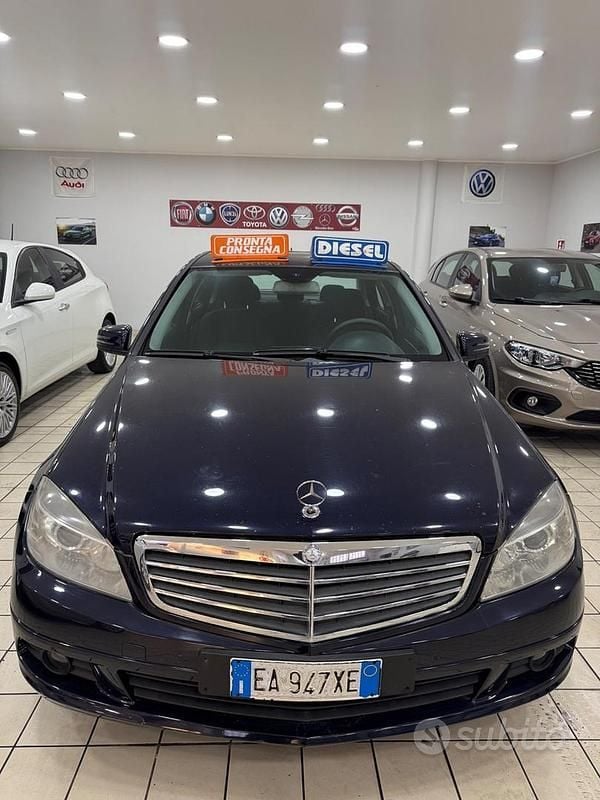 Usata Mercedes C200 Avantgarde 136 CV (100 kW) 2010 Blu Berlina