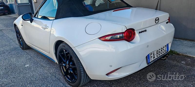 Begagnad Mazda MX5 160 HK (117 kW) 2015 Vit Cab