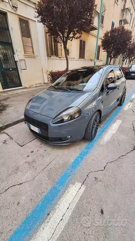 Usata Fiat Grande Punto 90 CV (66 kW) 2006 Grigio Utilitaria