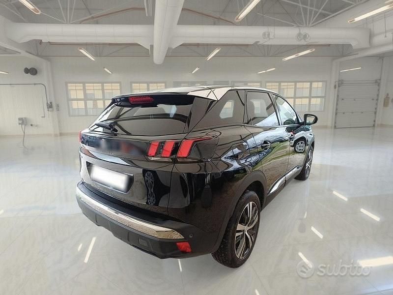 Usata Peugeot 3008 Allure 131 CV (96 kW) 2022 Nero SUV
