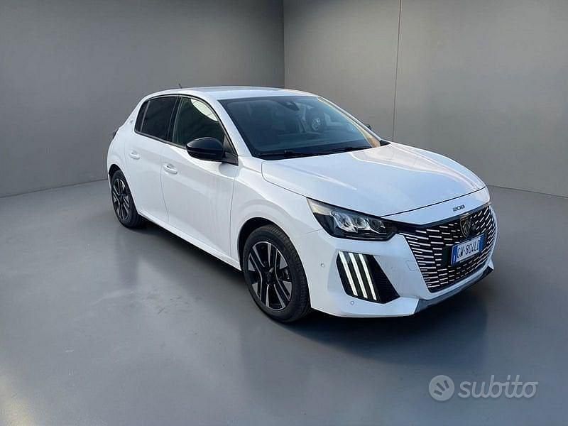 Usata Peugeot 208 Allure 145 CV (106 kW) 2024 Bianco Utilitaria