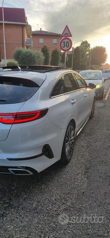 Usata Kia ProCeed 140 CV (102 kW) 2019 Bianco Utilitaria