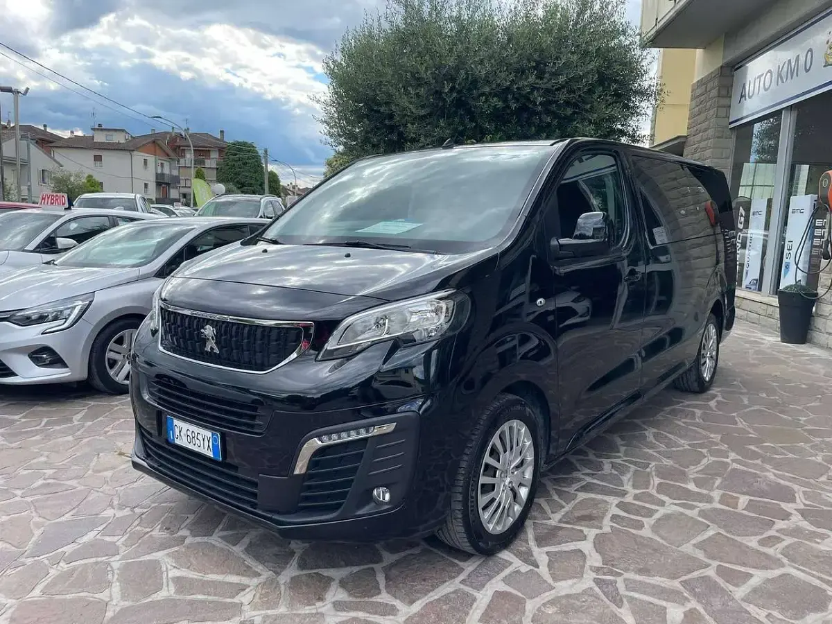 Usata Peugeot Traveller Business-Line 120 CV (88 kW) 2022 Nero Monovolume