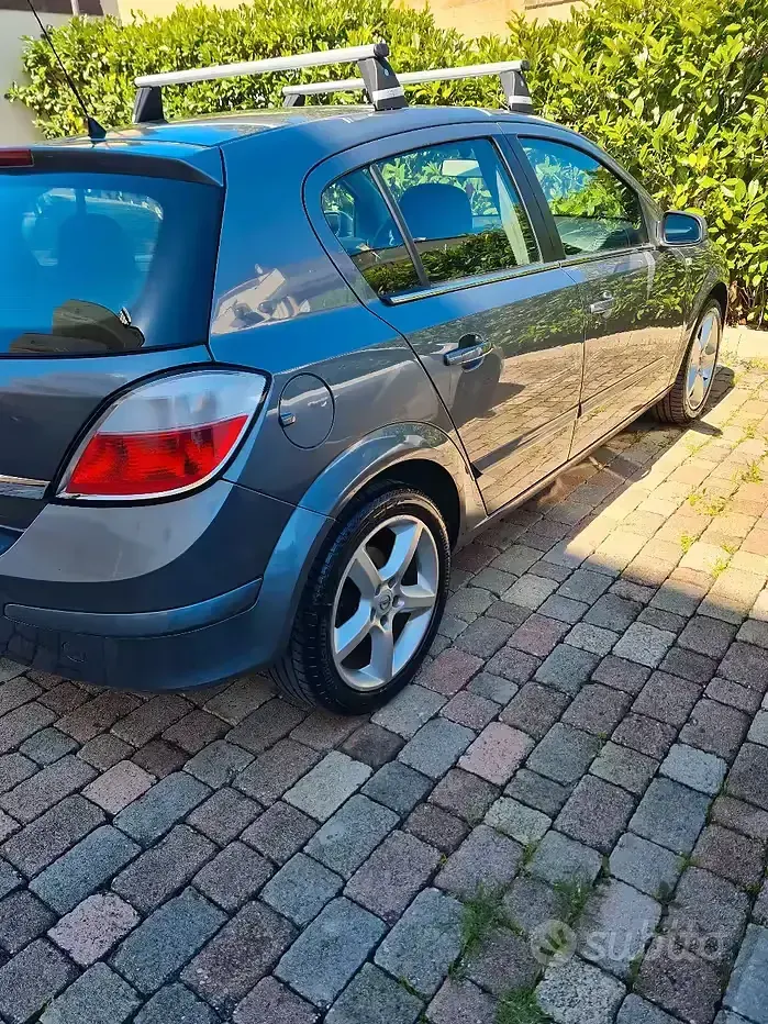 Usata Opel Astra 60 CV (44 kW) 2005 Berlina