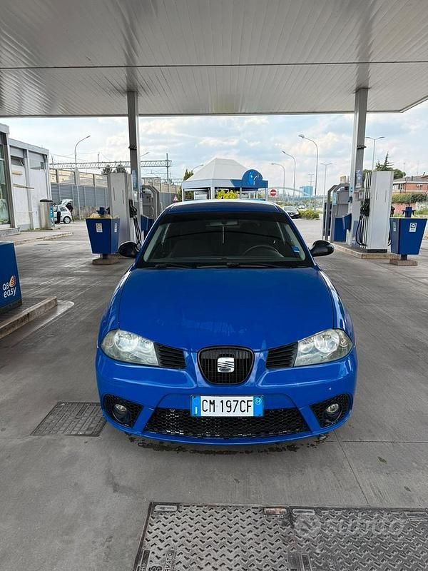 Usata Seat Ibiza 75 CV (55 kW) 2004 Blu Utilitaria