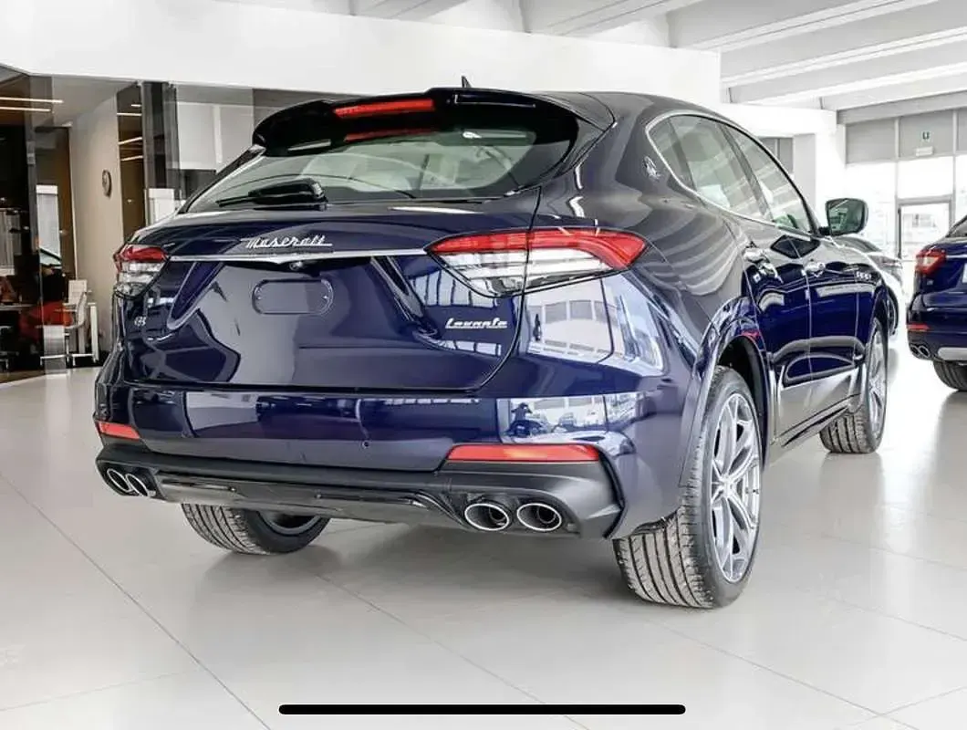 Usata Maserati Levante 250 CV (183 kW) 2021 Blu/azzurro SUV