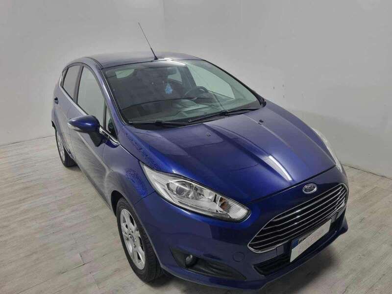 Usata Ford Fiesta Titanium 75 CV (55 kW) 2016 Blu Utilitaria