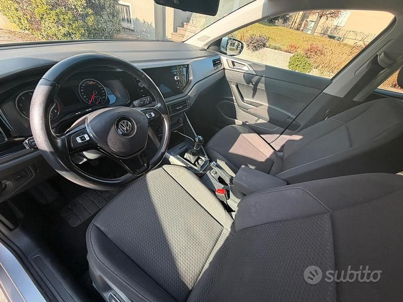 Usata VW Polo R-line 71 CV (52 kW) 2020 Grigio Utilitaria