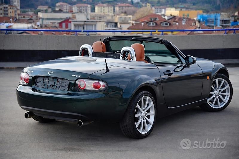 Usata Mazda MX5 Luxury 160 CV (117 kW) 2006 Verde Cabrio