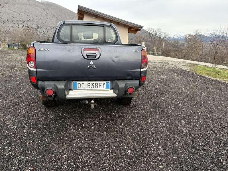 Usata Mitsubishi L200 Invite 136 CV (100 kW) 2006 Pick-up