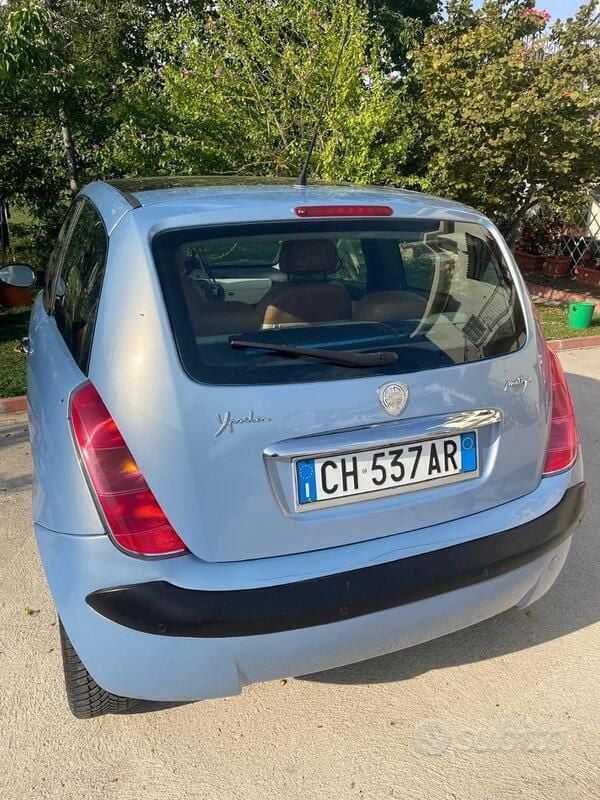 Usata Lancia Ypsilon 80 CV (58 kW) 2004 Blu Utilitaria