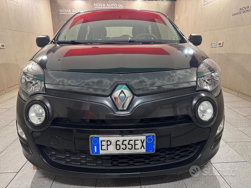 Nero Usata 2012 Renault Twingo Due volumi | 4700 € (Buon prezzo) - Immagine 1/4