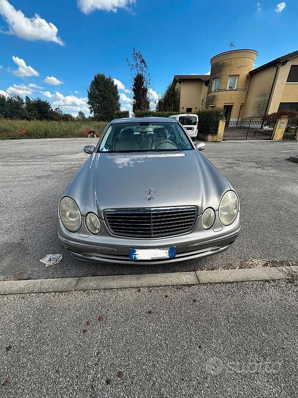 Grigio Usata 2006 Mercedes E280 Tre volumi | 2900 € - Immagine 1/4