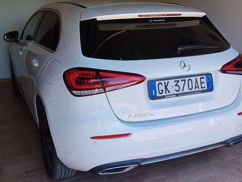 Bianco Usata 2022 Mercedes A250 Tre volumi | 27.000 € (Ottimo prezzo) - Immagine 1/4