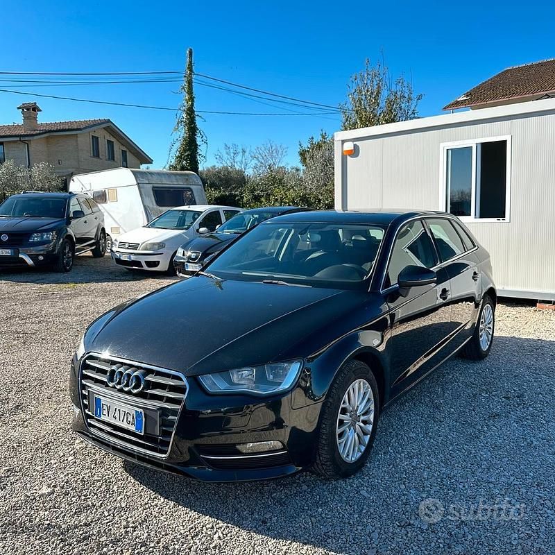 Nero Usata 2014 Audi A3 Ambition Tre volumi | 9900 € (Buon prezzo) - Immagine 1/4