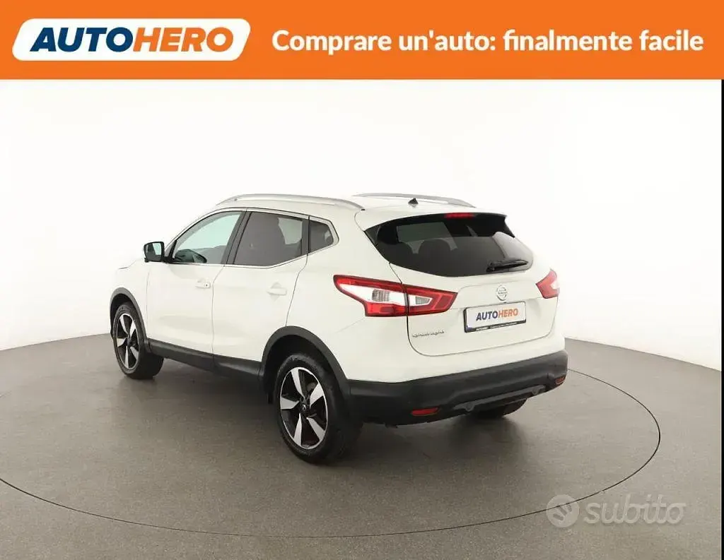 Usata Nissan Qashqai N-Connecta 110 CV (80 kW) 2017 Bianco SUV