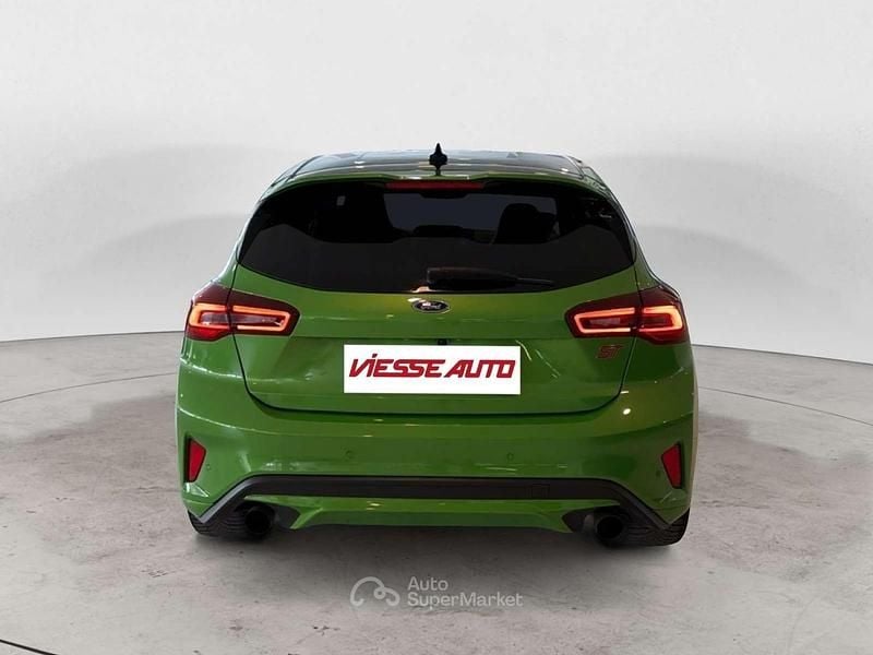 Usata Ford Focus ST 280 CV (205 kW) 2024 Verde Berlina