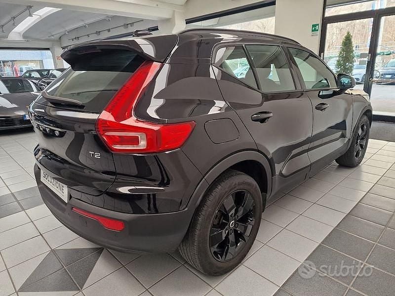Usata Volvo XC40 129 CV (94 kW) 2022 Nero SUV