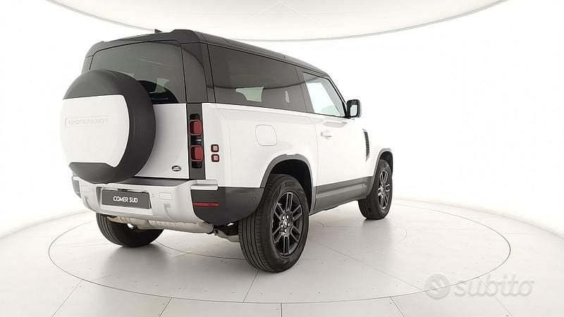 Usata Land Rover Defender SE 200 CV (147 kW) 2023 Bianco SUV