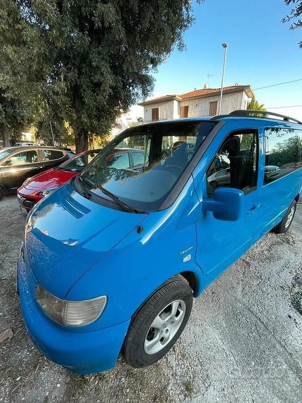 Usata Mercedes Vito 122 CV (89 kW) 2001 Furgone