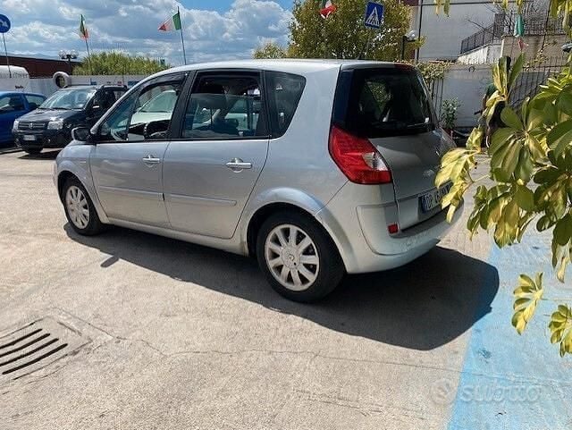 Usata Renault Scénic II 112 CV (82 kW) 2008 Grigio Monovolume