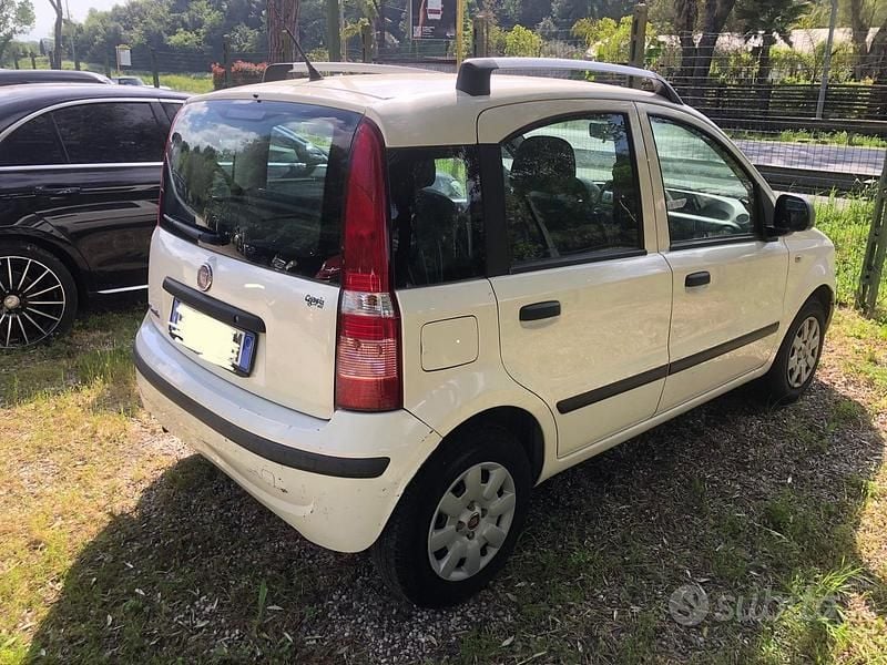 Usata Fiat Panda Emotion 69 CV (50 kW) 2011 Bianco Utilitaria