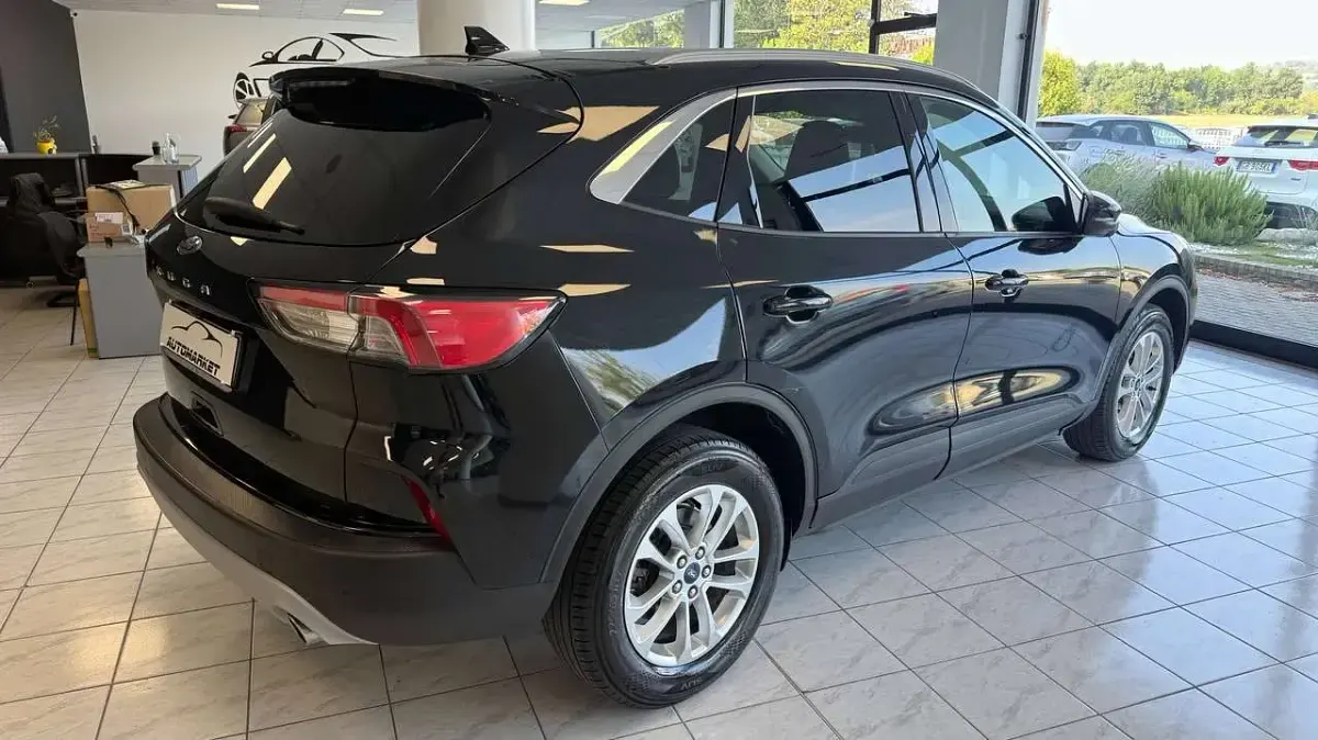 Usata Ford Kuga Business Edition 120 CV (88 kW) 2022 Nero SUV