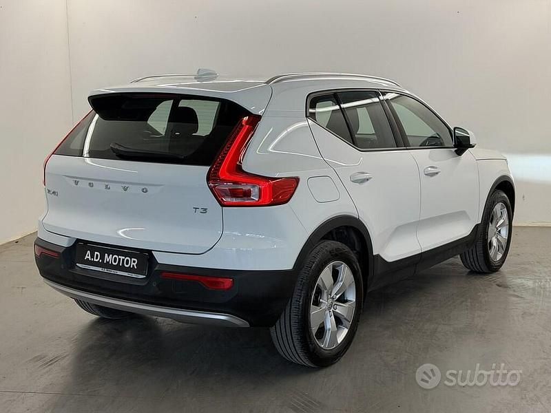 Usata Volvo XC40 Momentum 163 CV (119 kW) 2022 SUV