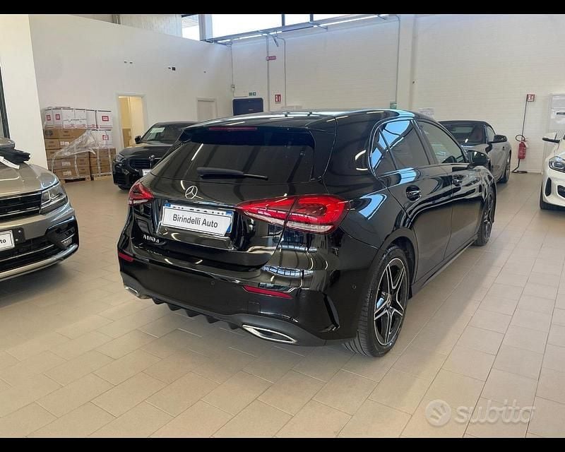 Usata Mercedes A180 Premium 115 CV (84 kW) 2022 Nero Monovolume