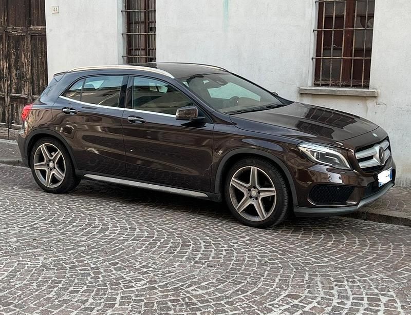 Usata Mercedes GLA200 2016 Marrone SUV