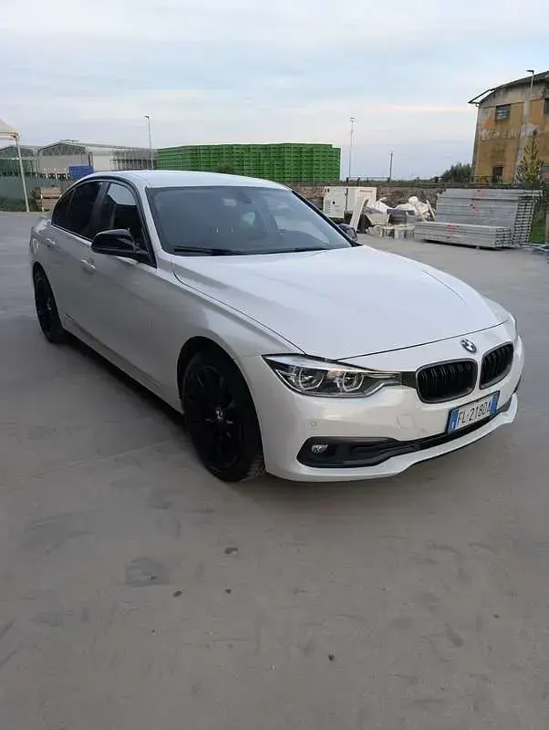 Usata BMW 318 Advantage 150 CV (110 kW) 2017 Bianco Berlina
