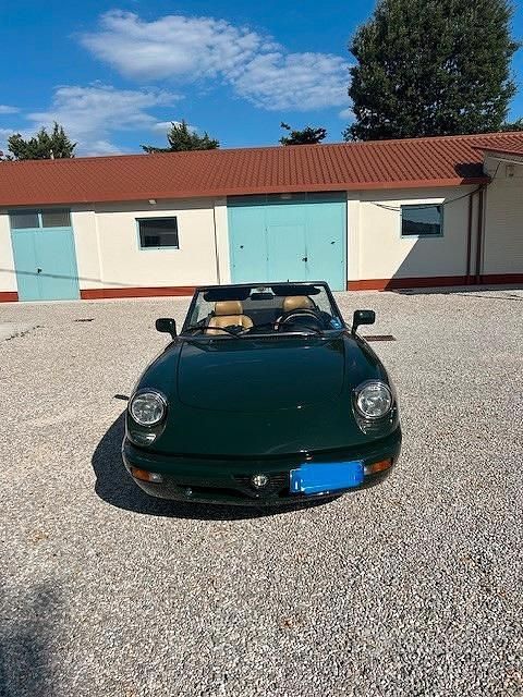Usata Alfa Romeo Spider 128 CV (94 kW) 1993 Verde Cabrio