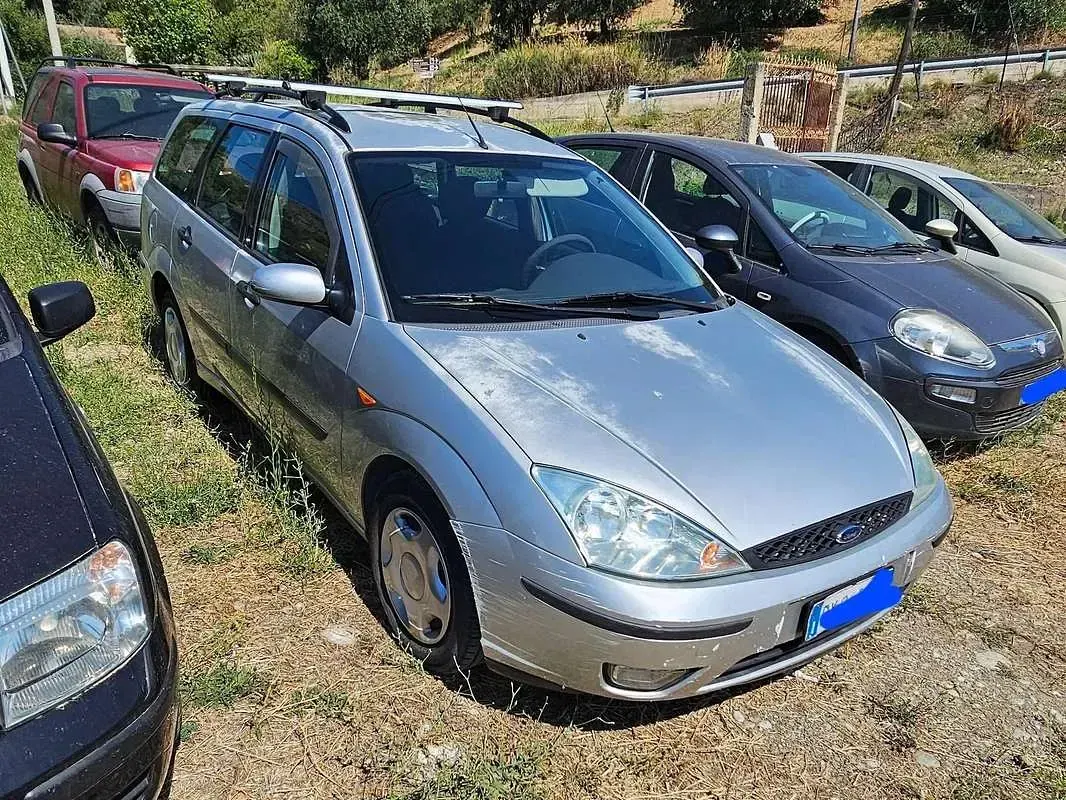 Usata Ford Focus Ghia 90 CV (66 kW) 2002 Argento Station wagon