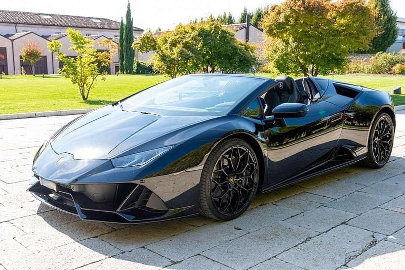 Nero Usata 2022 Lamborghini Huracán Cabrio | 299.000 € (Buon prezzo) - Immagine 1/4