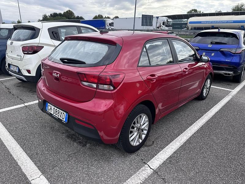 Usata Kia Rio 99 CV (72 kW) 2022 Rosso Utilitaria