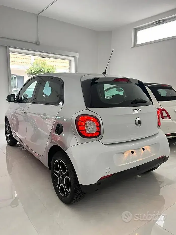 Usata Smart ForFour 71 CV (52 kW) 2015 Bianco Utilitaria