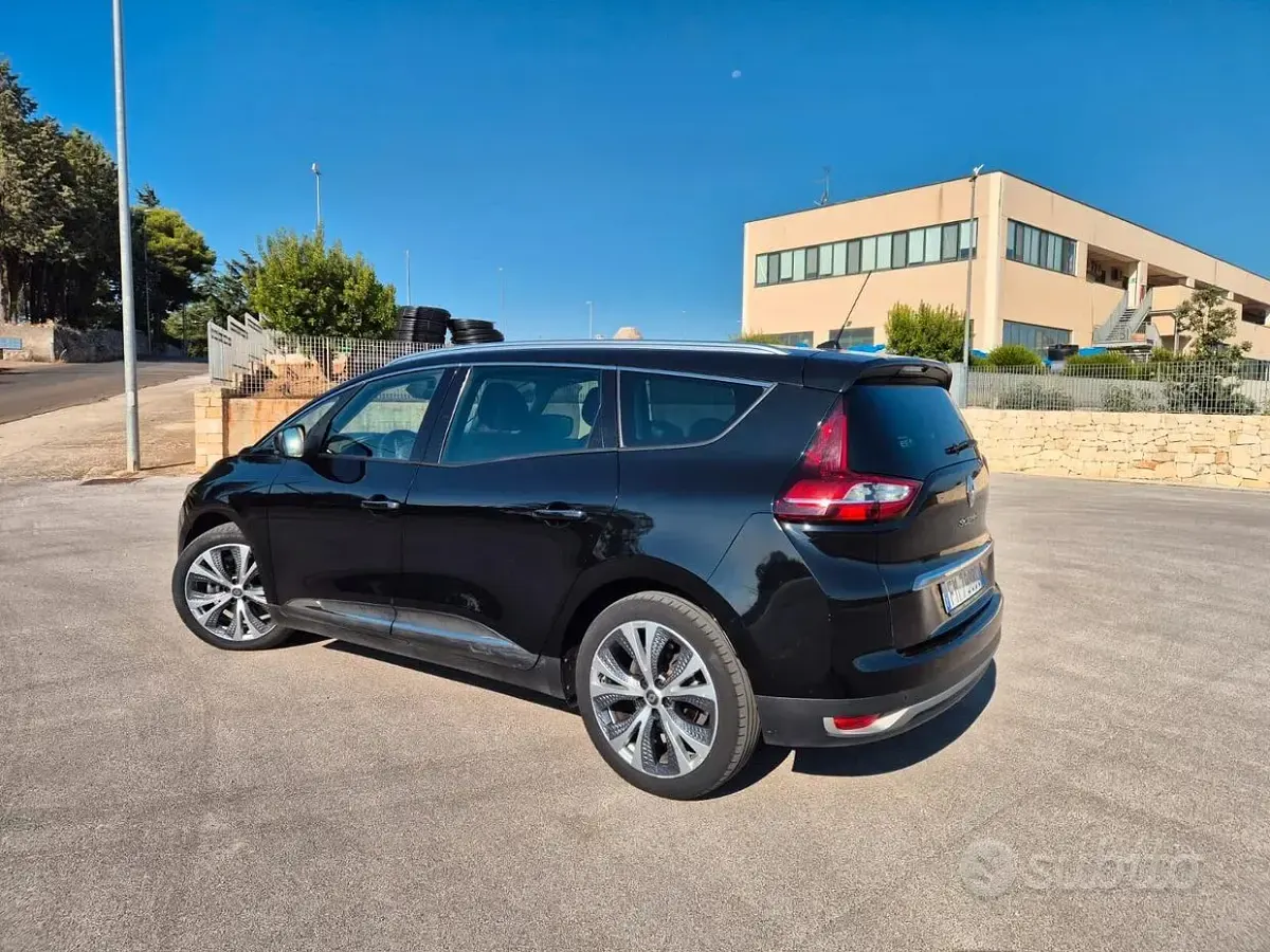 Usata Renault Scénic III Zen 110 CV (80 kW) 2017 Nero Monovolume